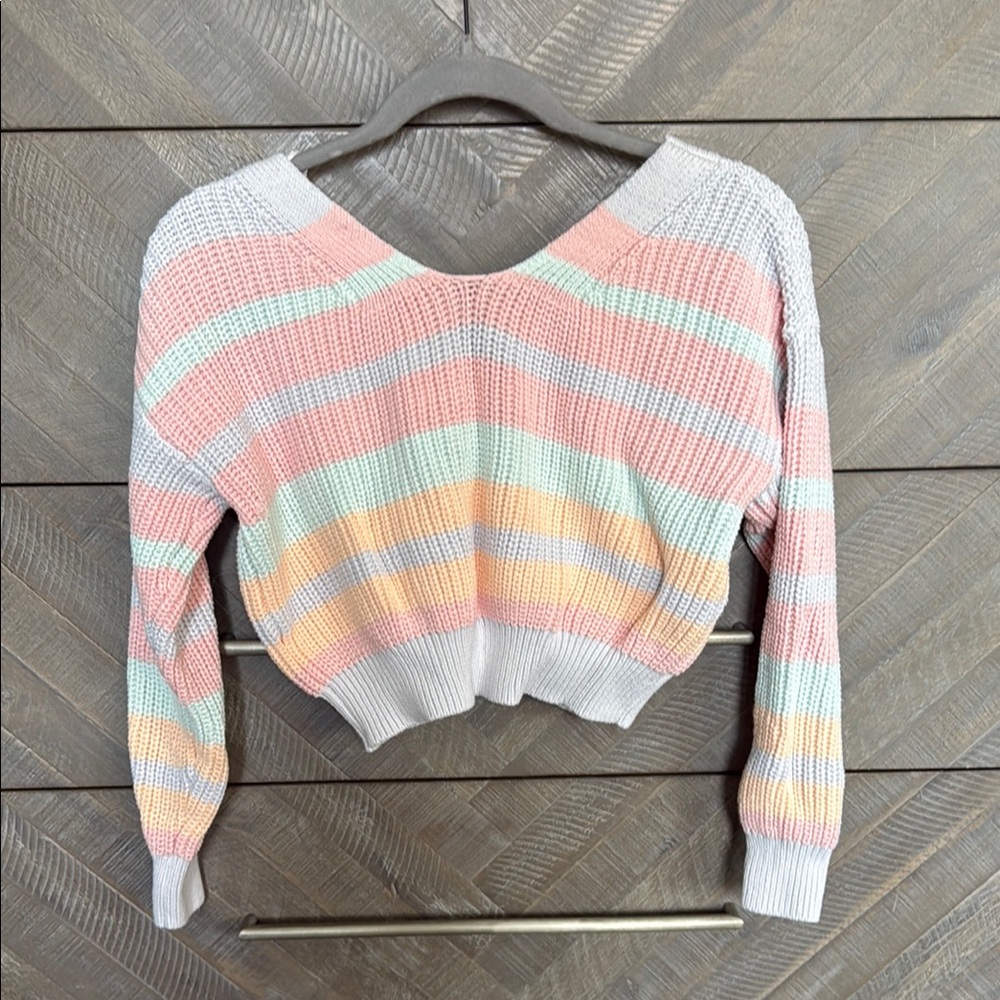 Moon & Madsion cropped sweater - Picture 3 of 3